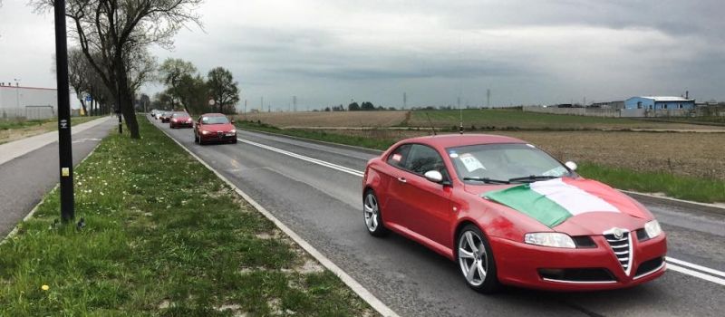 Miłośnicy marki Alfa Romeo próbują pobić rekord Guinnessa
