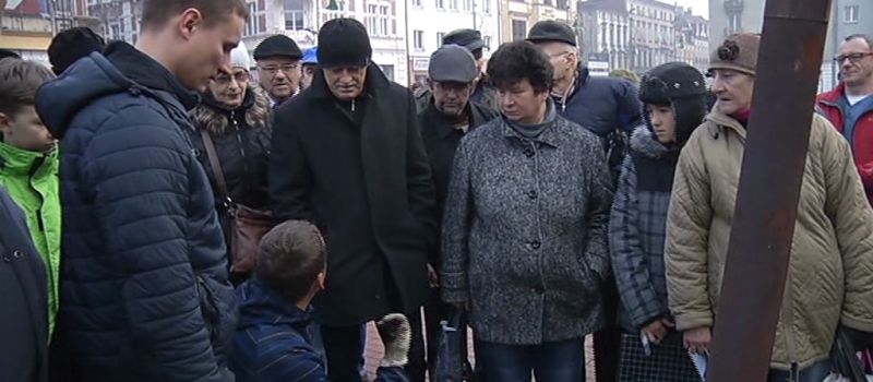 Jak efektywnie spalać węgiel? Pokaz na bytomskim rynku