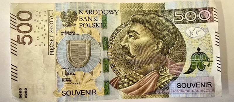 18-latek zapłacił banknotem imitującym 500 złotych