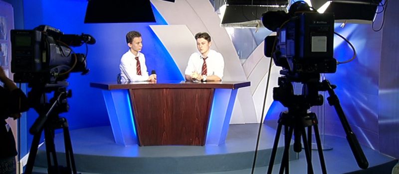 Odwiedziny uczniów Salezjańskiego Zespołu Szkół Publicznych „Don Bosko” w telewizyjnym studiu