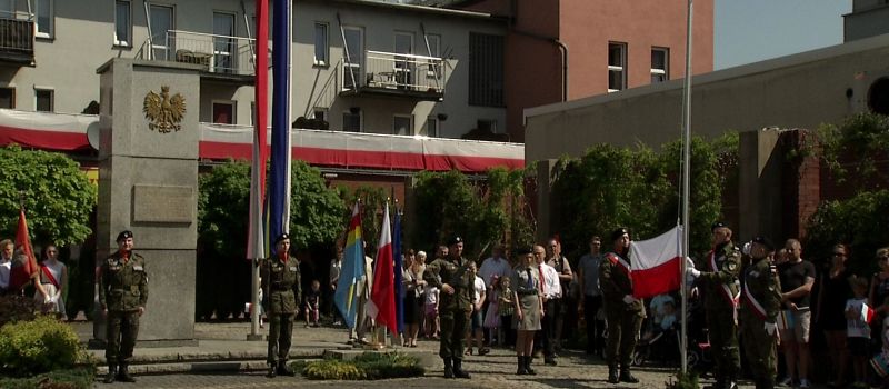 Mazurek Dąbrowskiego zabrzmiał w całej Polsce