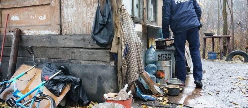 Rudzcy policjanci kontrolują miejsca przebywania bezdomnych