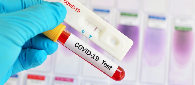 WHO: Nawet 40 procent zarażonych przechodzi COVID-19 łagodnie