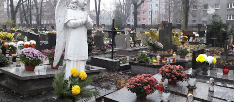 Napadał na ludzi odwiedzających bytomskie cmentarze