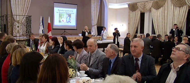 O POLITYCE SENIORALNEJ