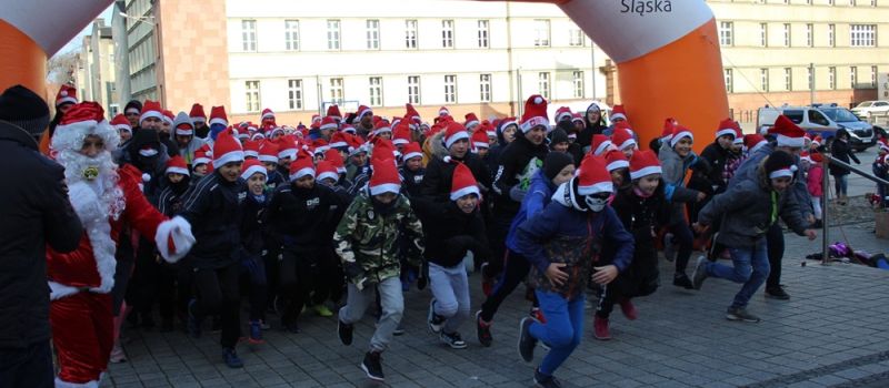 Św. Mikołaje pobiegną w Rudzie Śląskiej dla Olafa