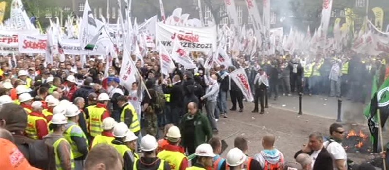 GÓRNICY GŁOŚNO PROTESTUJĄ