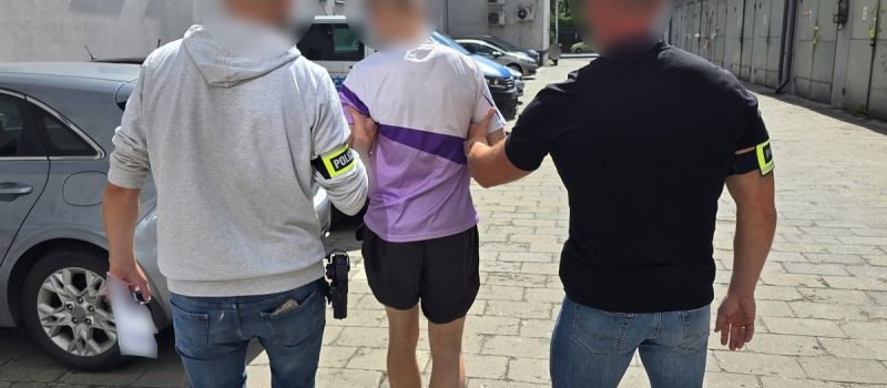 Polowali na portalach randkowych i napadali