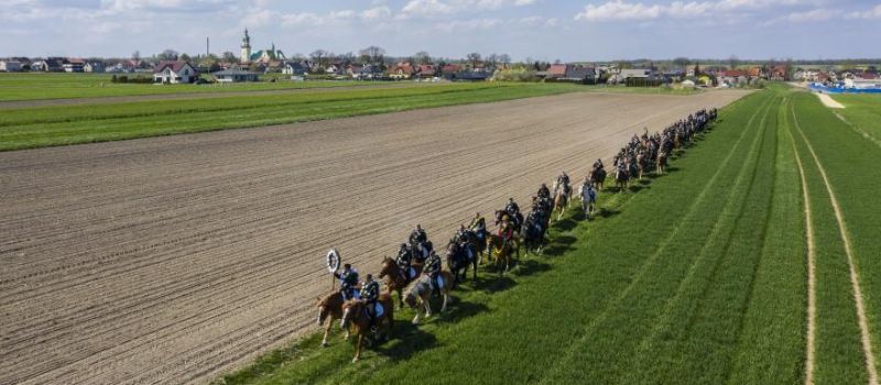 Wielkanocna procesja konna w gliwickiej Ostropie