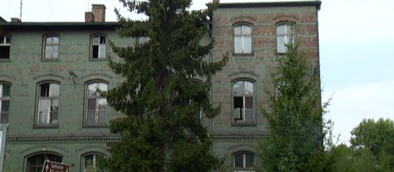 Dawny budynek szpitala w Rudzie Śląskiej niszczeje