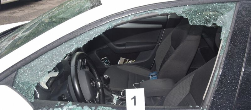 Seryjny włamywacz do samochodów w rękach policji