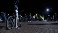 Tłumy rowerzystów na nocnym rajdzie w Rudzie Śląskiej